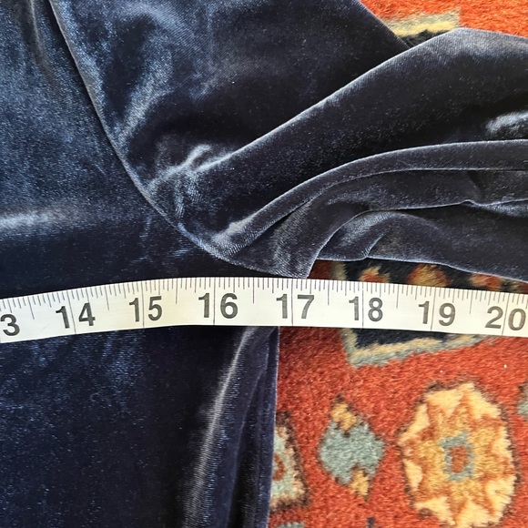 NWT Banana Republic blue velvet mock neck top fitted navy s - Picture 4 of 7